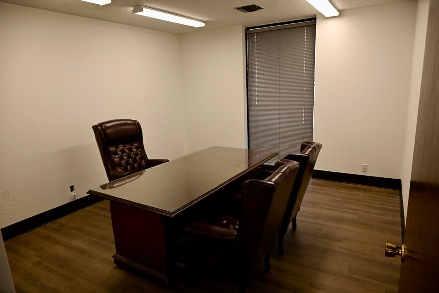 More Photos Of 155 W 2950 S, Salt Lake City Light Manufacturing For Lease