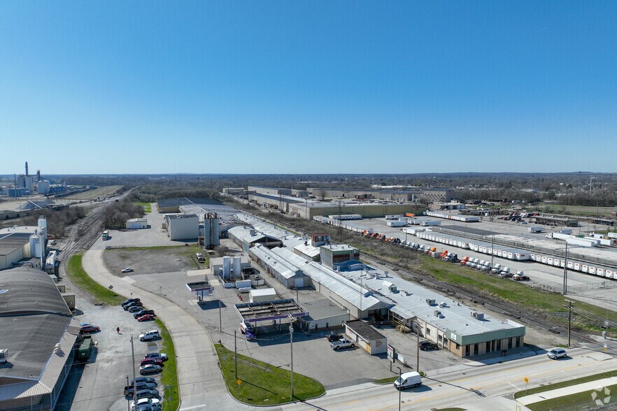 More Photos Of 1507 S Olive St, South Bend Warehouse For Lease