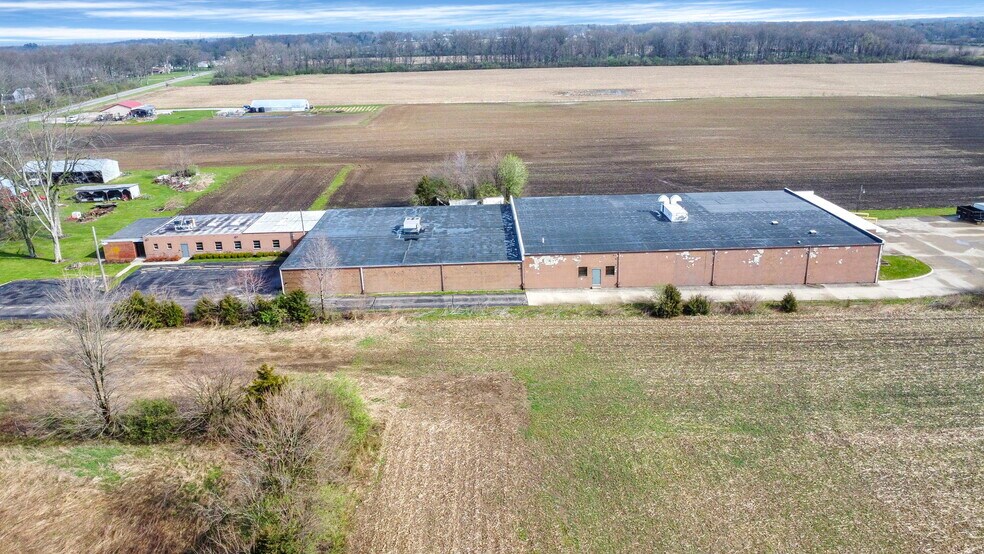 More Photos Of 4220 Springfield-Jamestown Rd, Springfield Warehouse For Lease