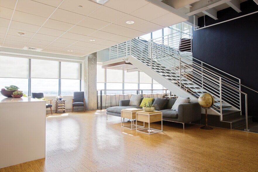 More Photos Of 210 E Capitol St, Jackson Office For Lease