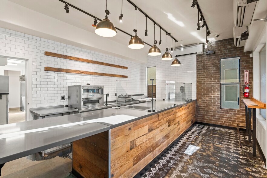 More Photos Of 610 E Roosevelt St, Phoenix Storefront Retail Residential For Sale