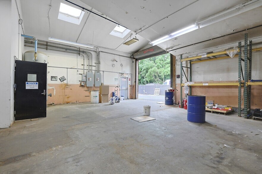 More Photos Of 1 Lawton St, Yonkers Manufacturing For Sale