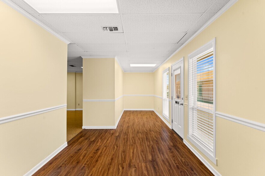 More Photos Of 2629 W 23rd St, Panama City Office For Sale