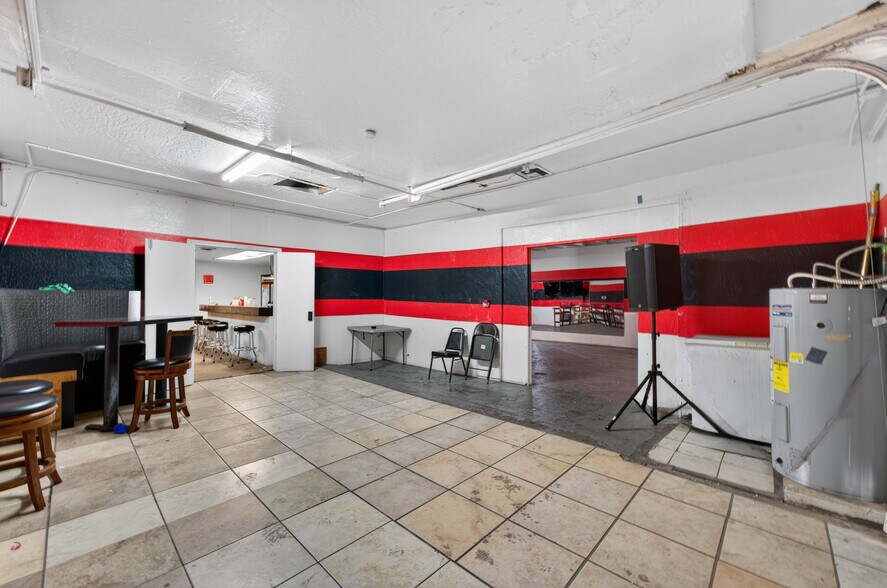 More Photos Of 940 W Hatcher Rd, Phoenix Freestanding For Sale