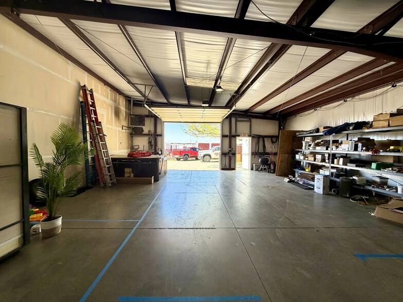 More Photos Of 413-417 S State St, Edmond Showroom For Lease