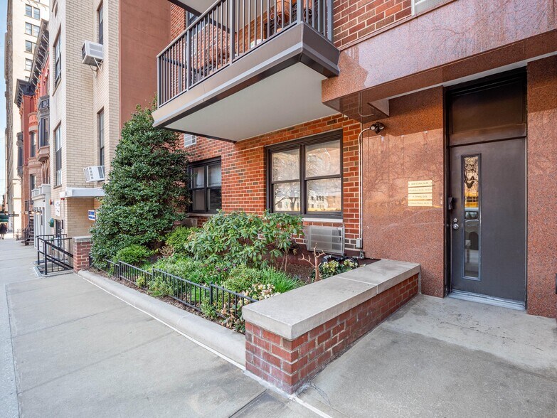 More Photos Of 1199 Park Ave, New York Apartments For Sale