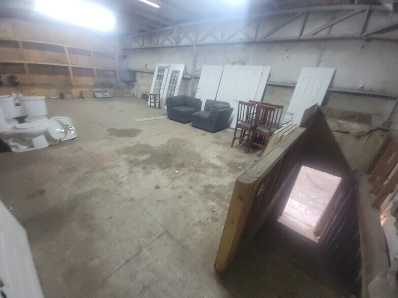 More Photos Of 1470 W Uzona Ave, Hildale Manufacturing For Lease