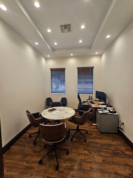 More Photos Of 134 S Dixie Hwy, Hallandale Beach Office For Lease