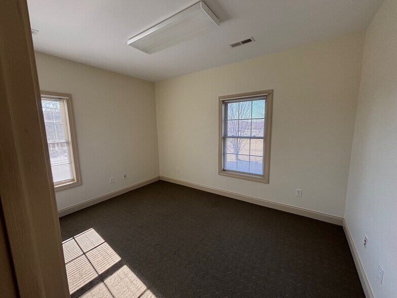 More Photos Of 1020 Jefferson Hwy, Staunton Office For Sale