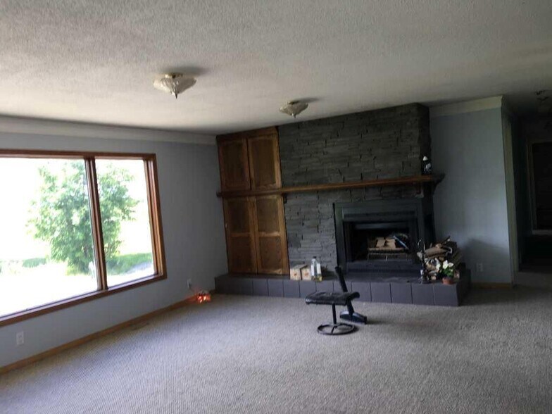 More Photos Of 16909 104 St SE, Calgary Service For Sale