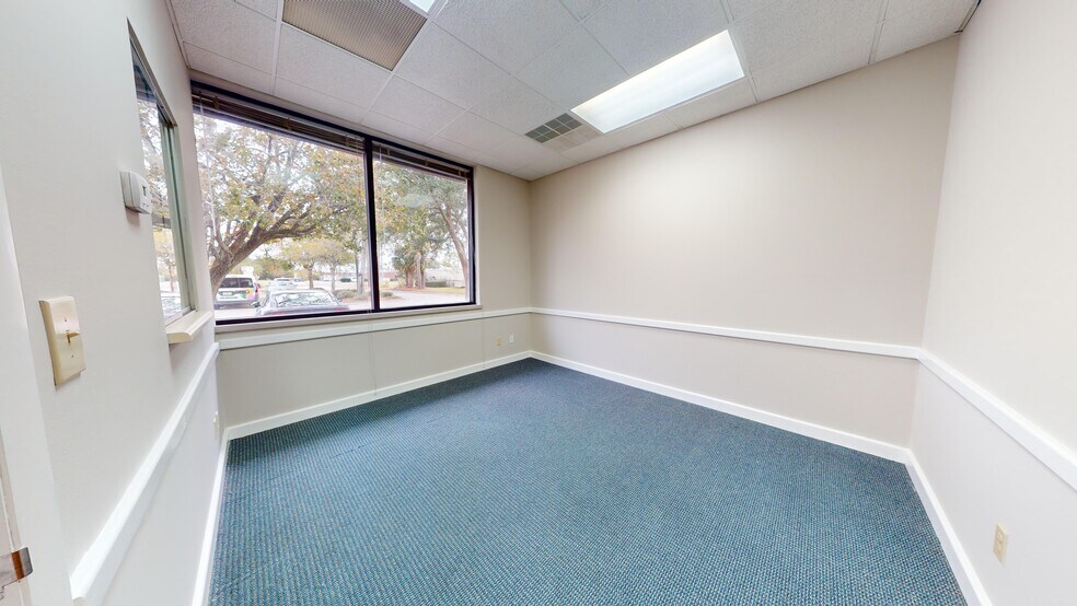 More Photos Of 130 N Gross Rd, Kingsland Medical For Sale