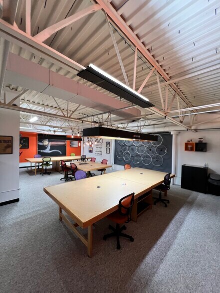 More Photos Of 360 E Maple Rd, Troy Light Distribution For Lease