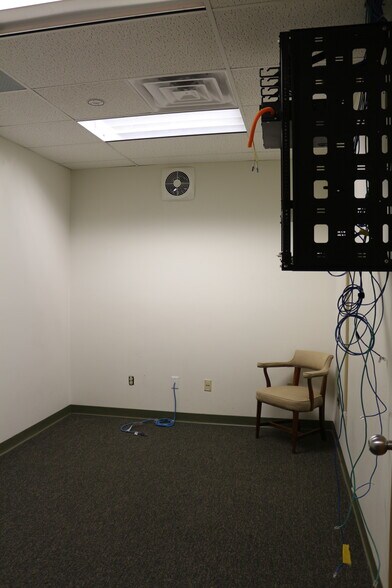 More Photos Of 801 S Durkin Dr, Springfield Office For Sale