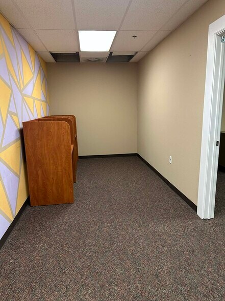 More Photos Of 2336 N Texas Ave, Pearland Medical For Lease