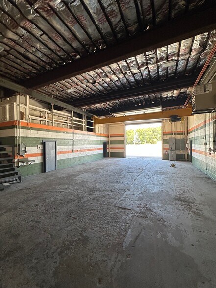 More Photos Of 6515 Melton Rd, Gary Warehouse For Lease