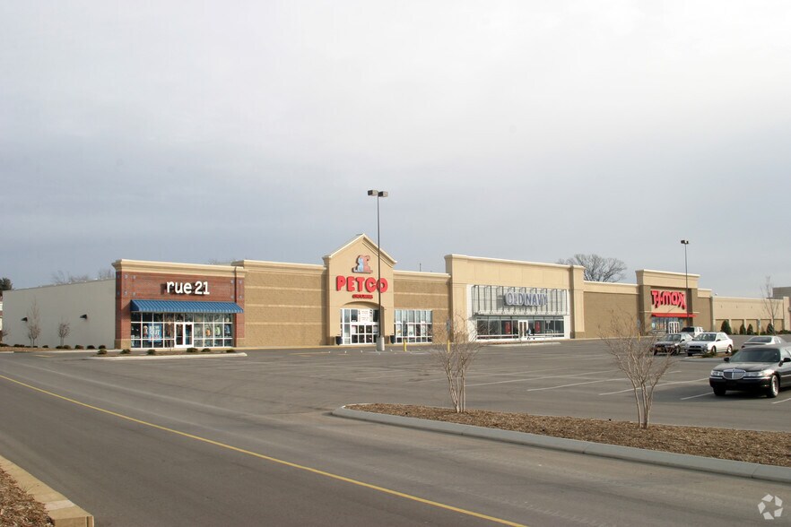 More Photos Of 377 W Jackson St, Cookeville Unknown For Lease