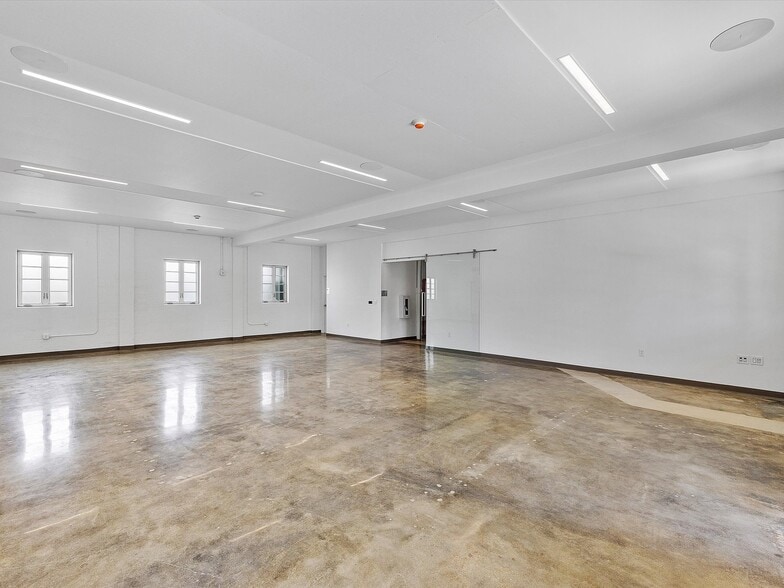 More Photos Of 7610 Biscayne Blvd, Miami General Retail For Sale