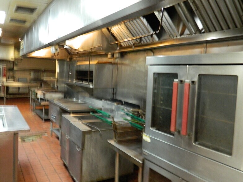 More Photos Of 2031 Hamilton Place Blvd, Chattanooga Restaurant For Sale