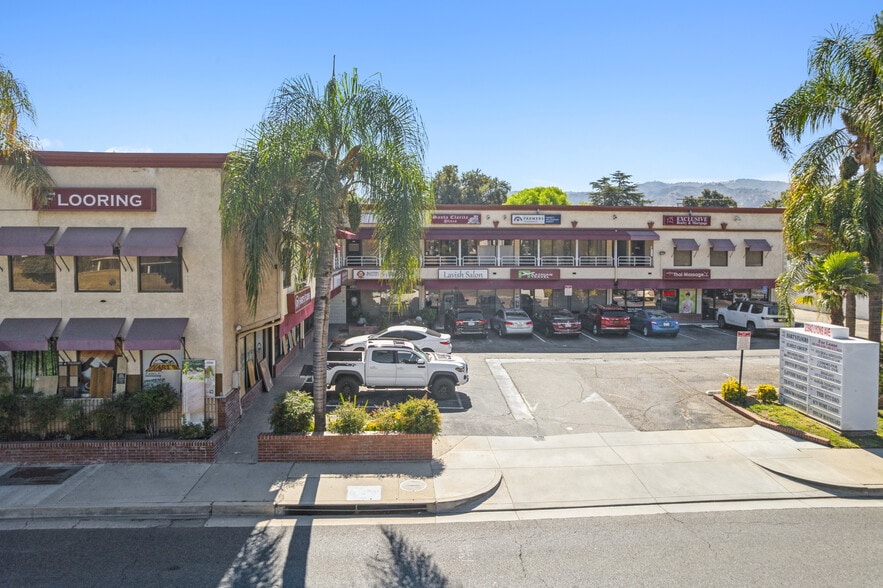 More Photos Of 23942-23945 Lyons Ave, Santa Clarita Storefront Retail Office For Lease