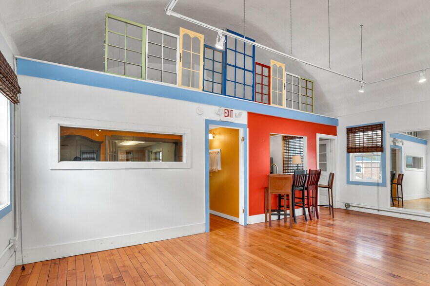 More Photos Of 141 Main St, Alton Storefront Retail Residential For Sale