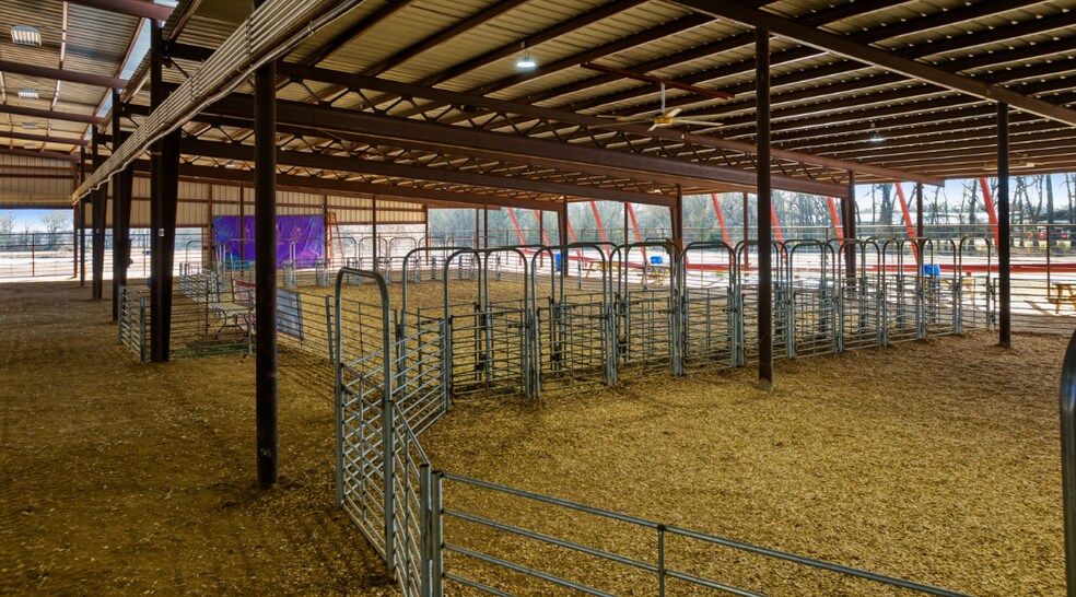 More Photos Of 3536 US Highway 82 E, Paris Specialty For Sale