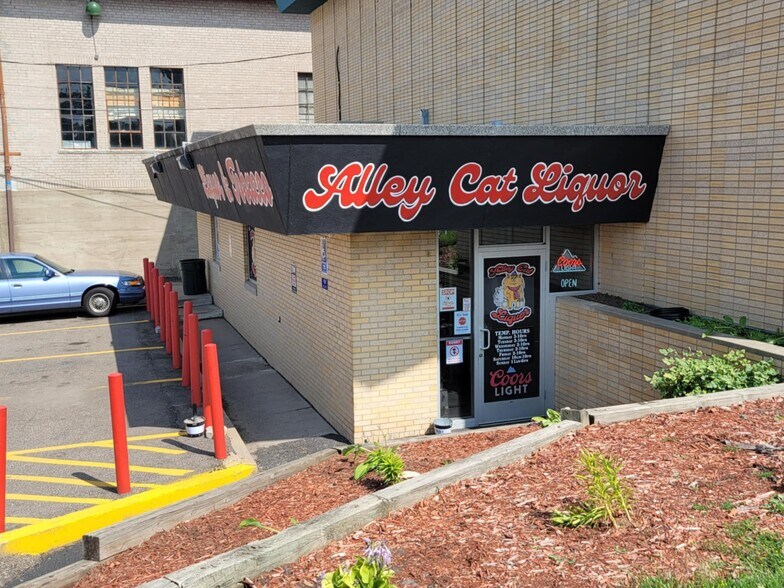 More Photos Of 111 E 3rd St, Hastings Office Residential For Sale