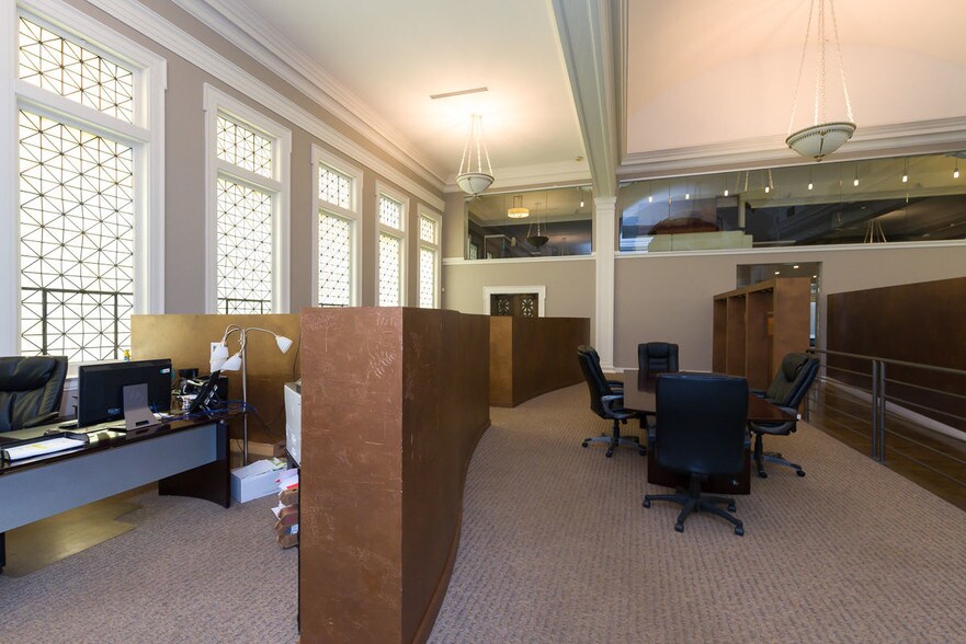 More Photos Of 871 N Park St, Columbus Office For Lease