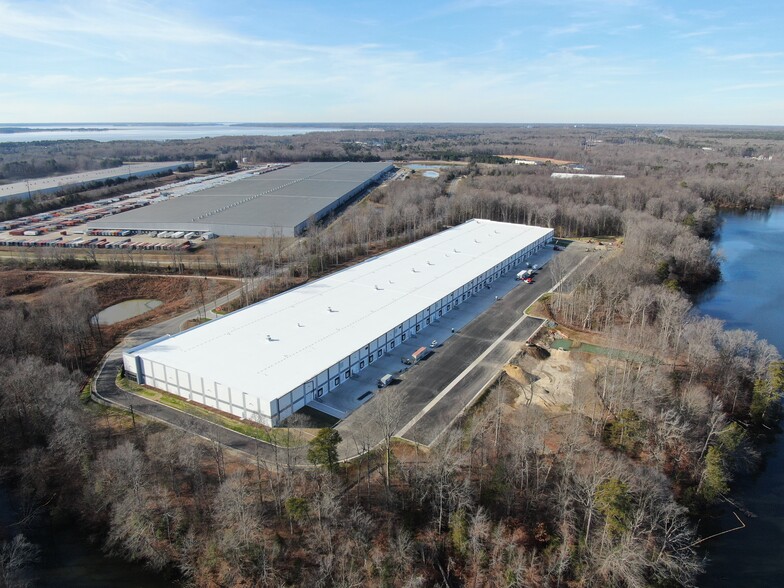 Primary Photo Of 1637 Green Mount Pky, Williamsburg Warehouse For Lease