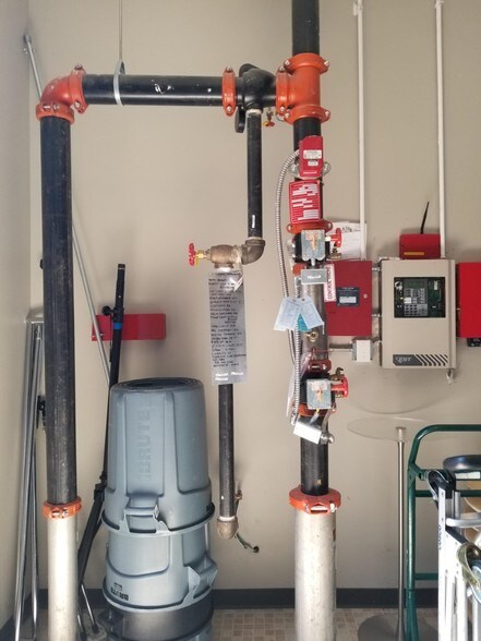 More Photos Of 2251 N Greenville Ave, Richardson Freestanding For Sale