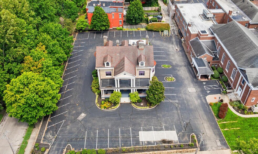 More Photos Of 401 Park Ave, Newport Office For Sale