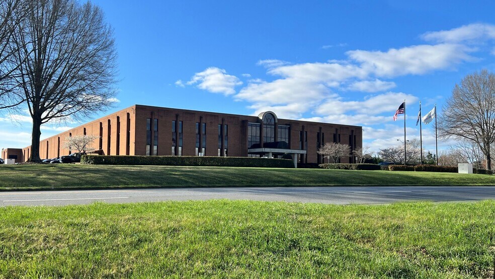 Primary Photo Of 3315 Old Forest Rd, Lynchburg Office For Sale