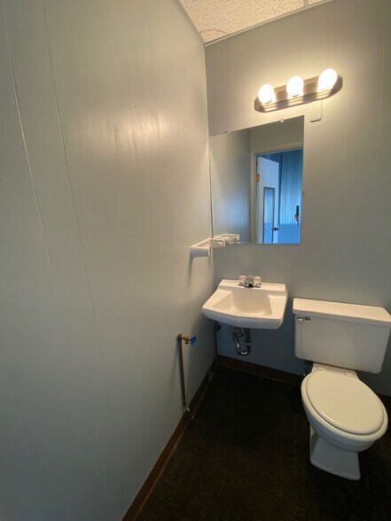 More Photos Of 4067 E Court St, Burton Freestanding For Sale
