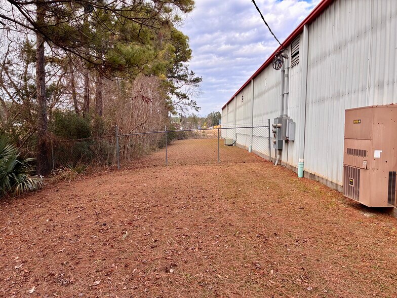 More Photos Of 41 Artley Rd, Savannah Warehouse For Lease