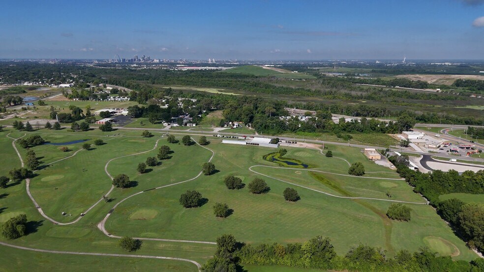 Primary Photo Of 3500 Kingshighway, East Saint Louis Golf Course Driving Range For Sale