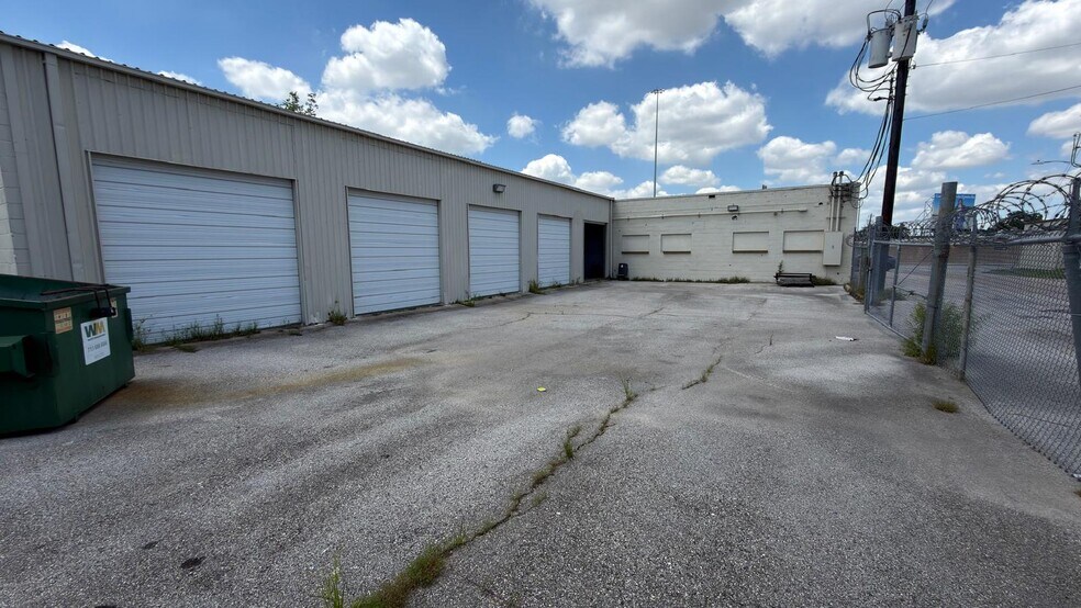 More Photos Of 5440 Gulf Fwy, Houston Warehouse For Lease