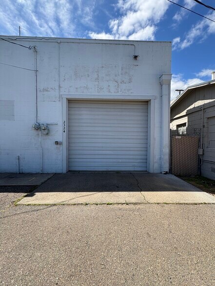 More Photos Of 2324 Railroad Ave, Redding Warehouse For Lease