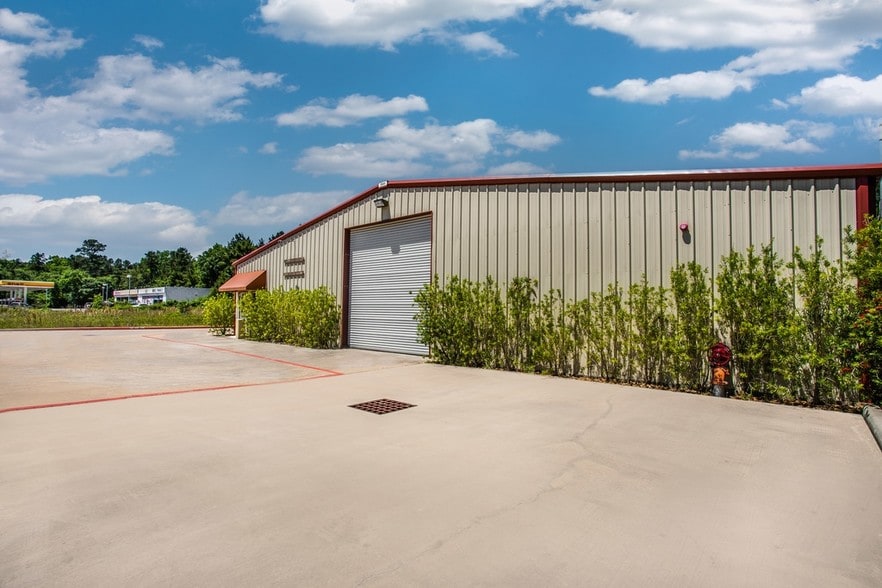 More Photos Of 28925 Nichols Sawmill Rd, Magnolia Warehouse For Lease
