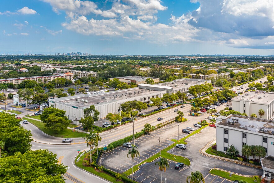 More Photos Of 4850 W Oakland Park Blvd, Lauderdale Lakes Medical For Lease