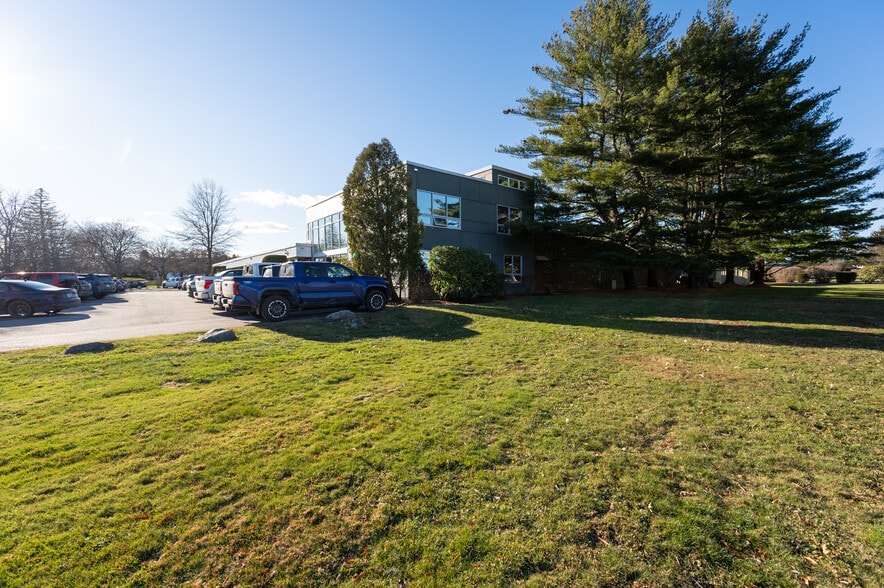 More Photos Of 116 Parker St, Newburyport Manufacturing For Sale
