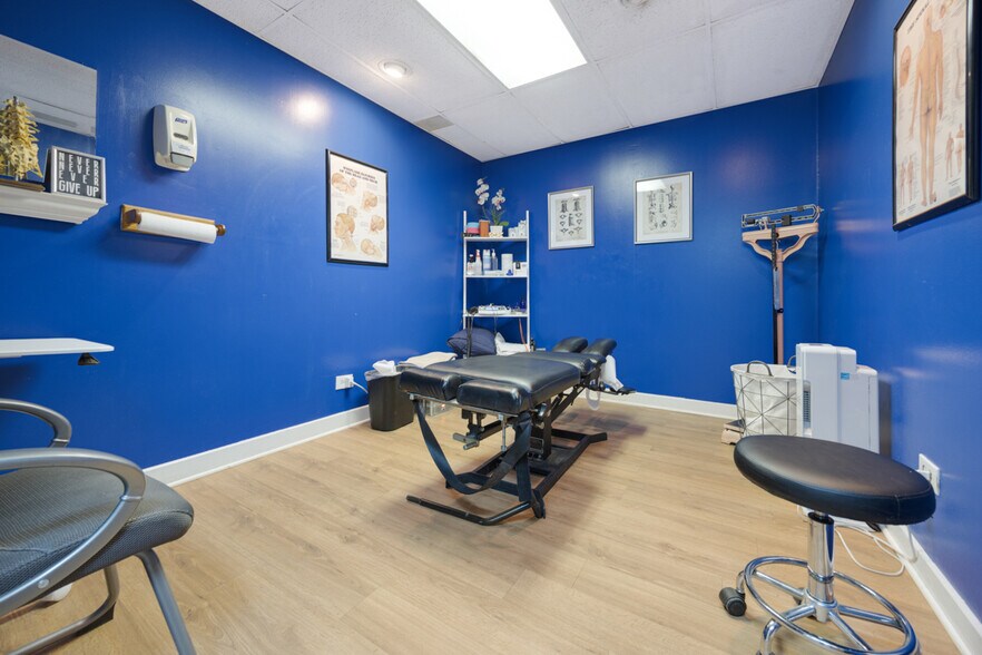 More Photos Of 7359-7363 W North Ave, River Forest Storefront For Sale