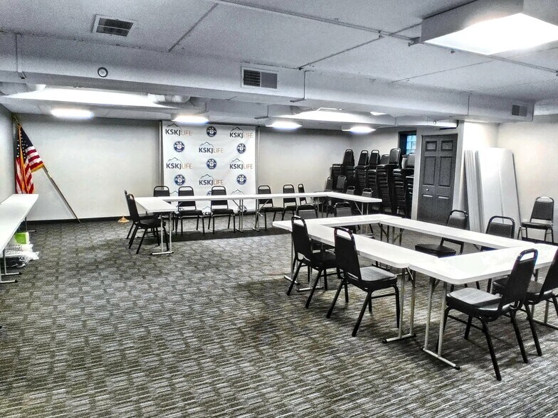 More Photos Of 2435 W Glenwood Ave, Joliet Office For Sale