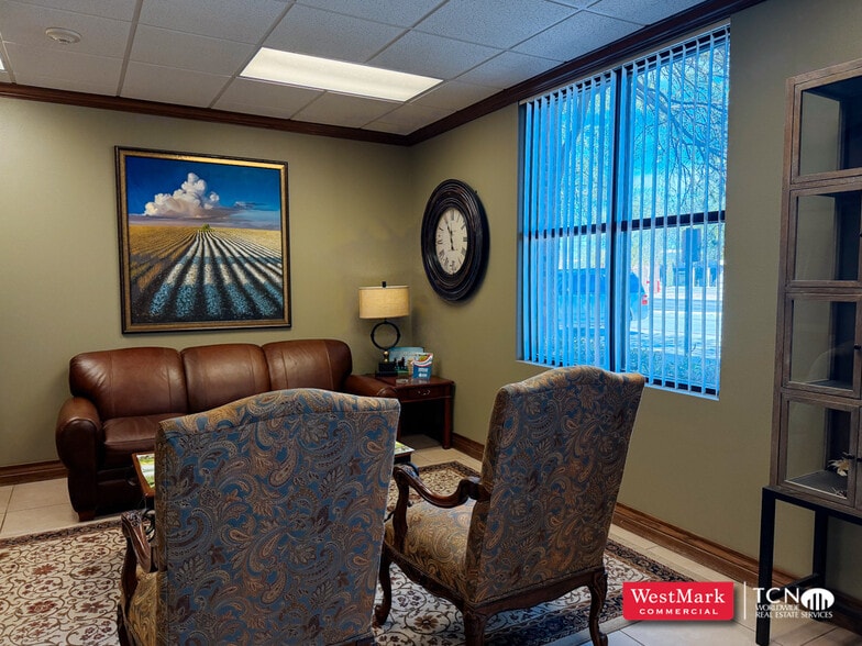 More Photos Of 7101 82nd St, Lubbock Office For Lease