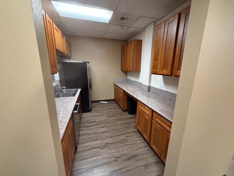 More Photos Of 3225 Monier Cir, Rancho Cordova Flex For Lease