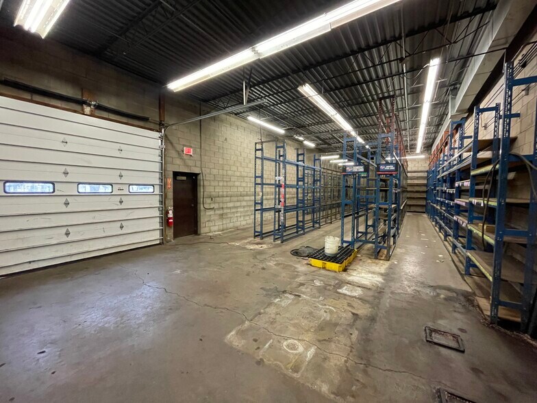 More Photos Of 5500 W Broadway Ave, Minneapolis Storefront Retail Office For Sale