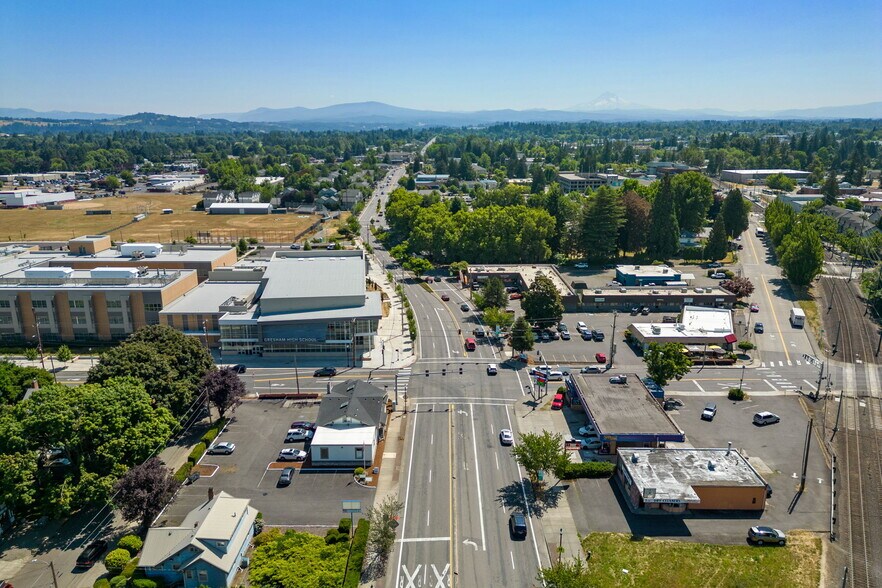 More Photos Of 1005 N Main Ave, Gresham Office For Sale