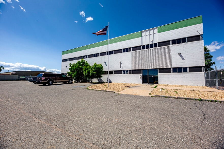 More Photos Of 3788 Wheeling St, Aurora Manufacturing For Sale