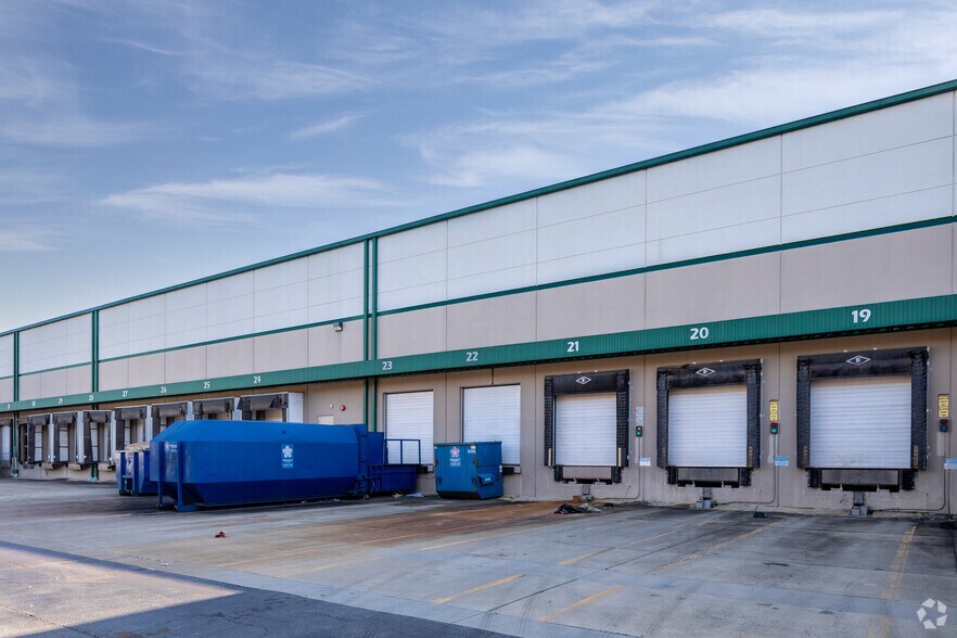 More Photos Of 2225 Cedars Rd, Lawrenceville Distribution For Lease