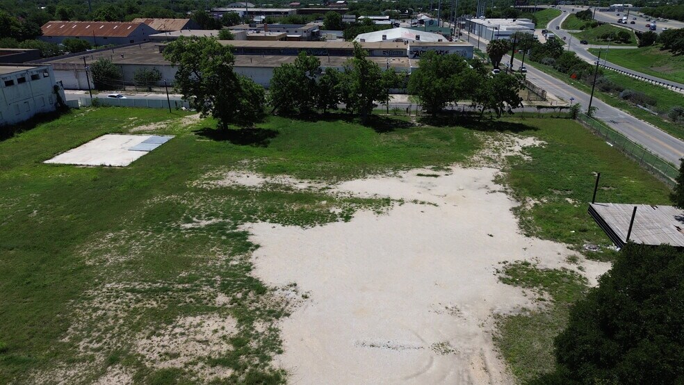 More Photos Of 1010 Hoefgen Avenue, San Antonio Land For Sale