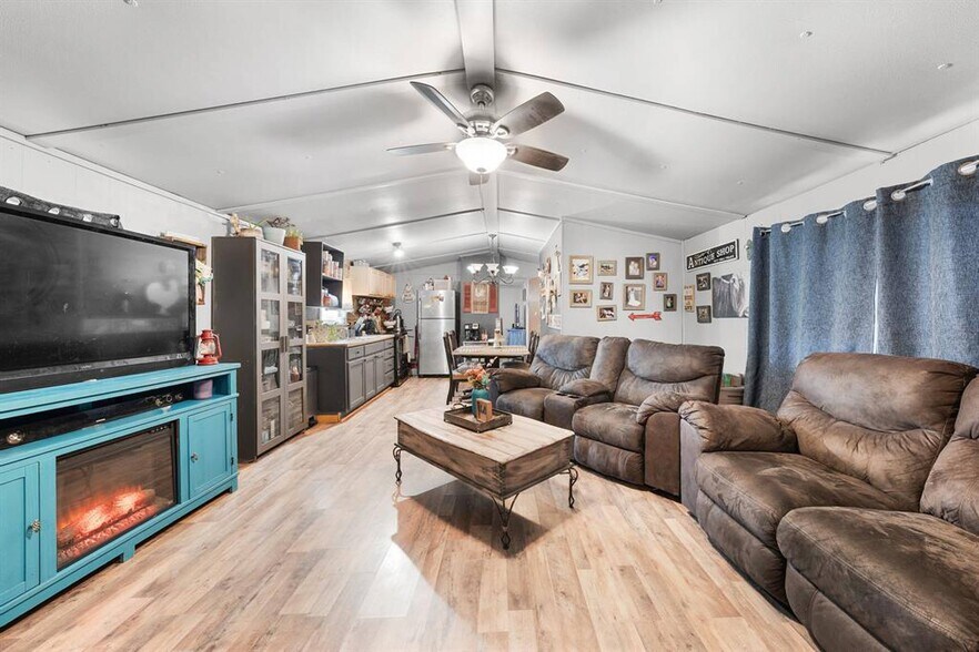 More Photos Of 4500 FM 515, Emory Light Manufacturing For Sale