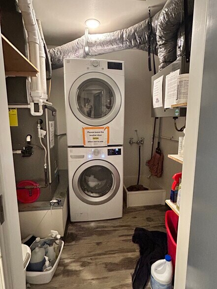 More Photos Of 1065 Tefft St, Corvallis Office For Lease